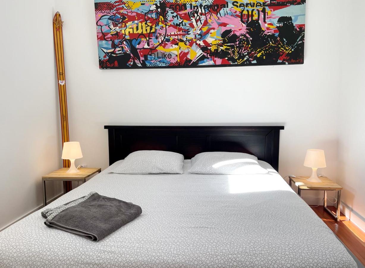 Art_Booking . . . By Benoit_B Duingt Extérieur photo