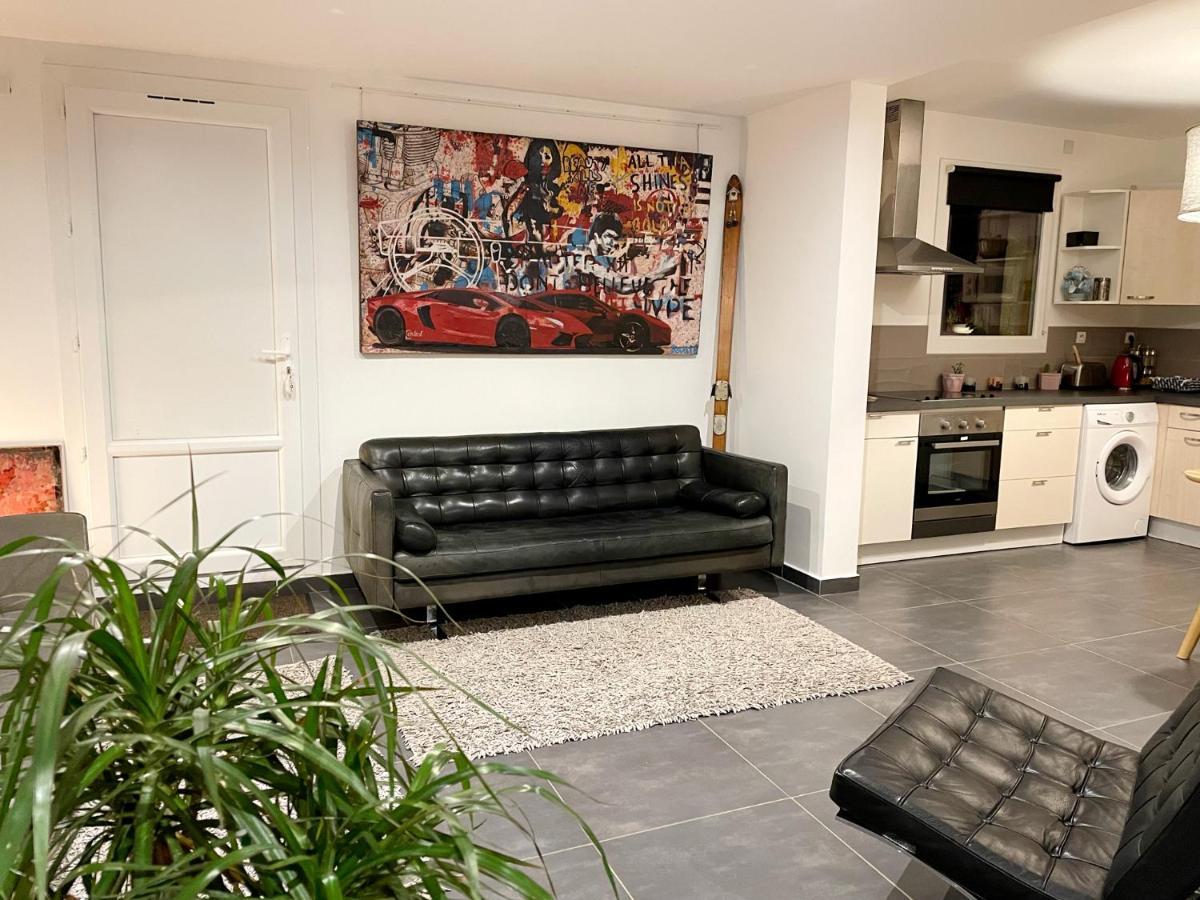 Art_Booking . . . By Benoit_B Duingt Extérieur photo